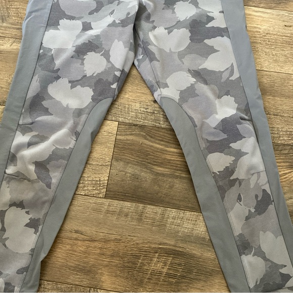 Athleta Gray Camo Joggers - Picture 4 of 10